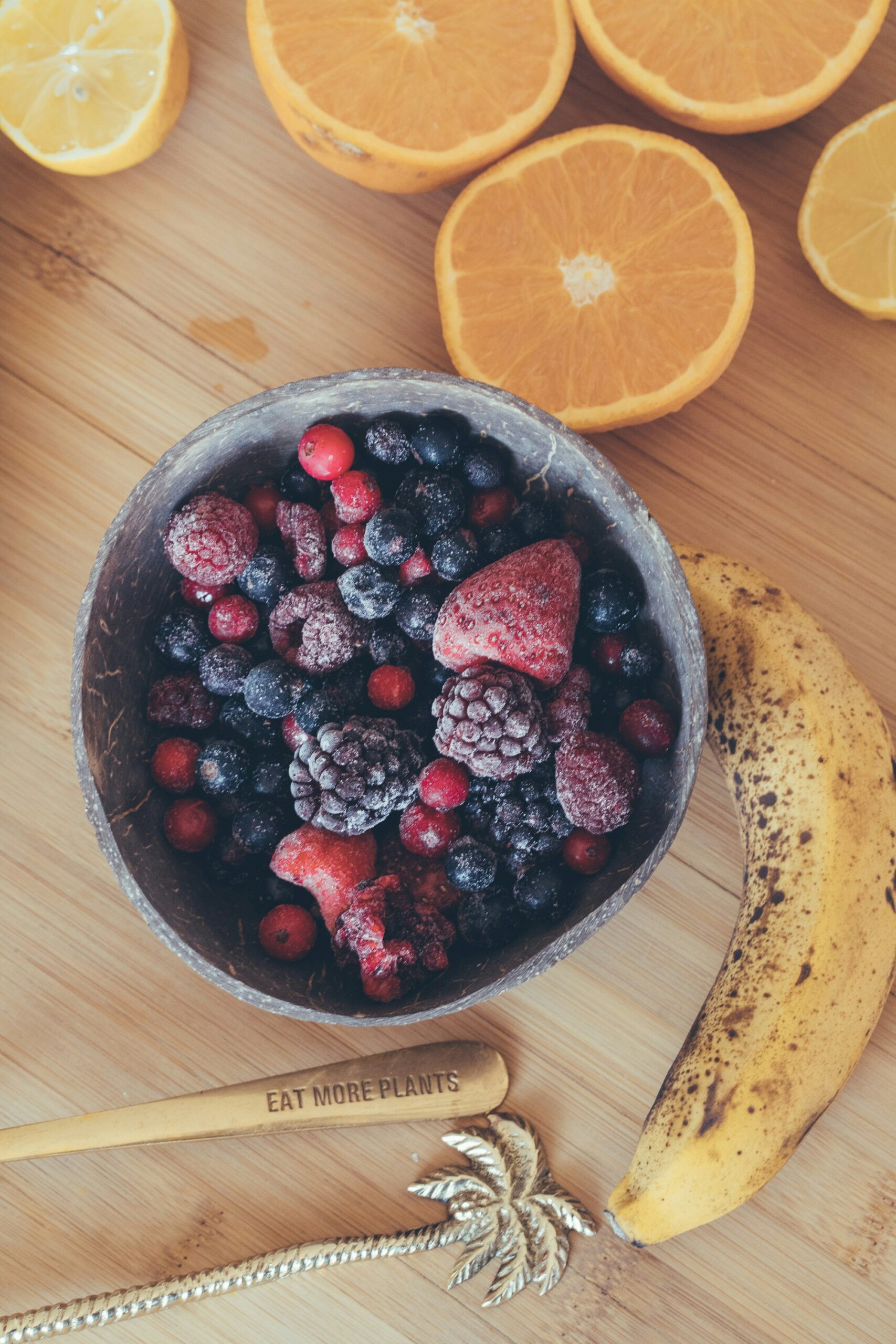 One WHO longeivty tip is to eat well, and that involves eating bowls of fruit and bananas and oranges like in the image.